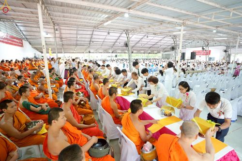 ภาพ No.228132:วันอาทิตย์ที่ 8 มิถุนายน พ.ศ. 2568 พิธีตักบาตรพระ 500 รูป ปีที่ 10 ณ ธุดงคสถานล้านนา อำเภอสันทราย จังหวัดเชียงใหม่