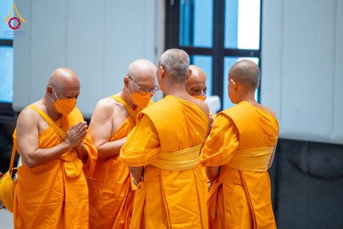 ภาพ No.62104:พิธีอุปสมบทในโครงการอุปสมบทหมู่ บูชาธรรมหลวงพ่อธัมมชโย พ.ศ.2567 ณ อุโบสถ วัดพระธรรมกาย จ.ปทุมธานี วันที่ 13-15 เมษายน พ.ศ. 2567