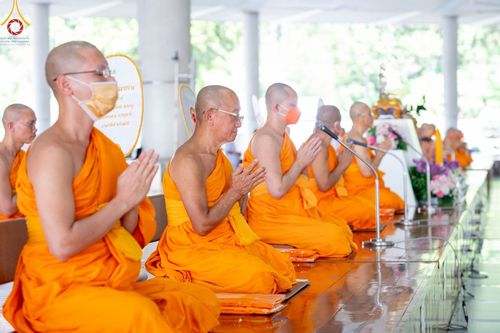 ภาพ No.102220:พิธีบุพเปตพลี ครั้งที่ 144 อุทิศบุญแด่หมู่ญาติที่ล่วงลับไปแล้ว และสืบทอดอายุพระพุทธศาสนา วันอังคารที่ 12 ธันวาคม พ.ศ. 2566 (วันพระแรม 15 ค่ำ เดือน 12) ณ หอฉันคุณยายอาจารย์ฯ วัดพระธรรมกาย