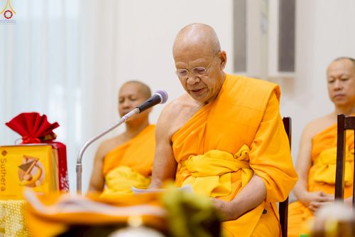 ภาพ No.232935:วันที่ 8  กรกฏาคม พ.ศ. 2568 สัมมนาคณะสงฆ์โซนภาคตะวันตก เพื่อฟื้นฟูพระพุทธศาสนา โครงการทอดกฐิน 30,000 วัดทั่วไทย ประจำปีพุทธศักราช 2568 ณ ศูนย์ปฏิบัติธรรมพระมงคลเทพมุนี อ.สองพี่น้อง จ.สุพรรณบุรี