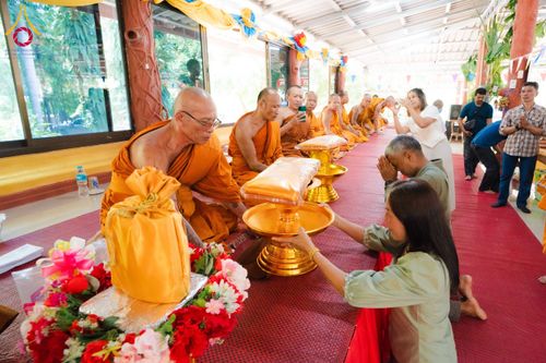 ภาพ No.172300:พิธีทอดกฐิน วัดเจริญธรรมมาราม จ.จันทบุรี ในโครงการกฐินสามัคคีทั่วไทย 30,000 วัด บูชาธรรม 80 ปี หลวงพ่อธัมมชโย โดยคณะศิษยานุศิษย์วัดพระธรรมกาย วันที่ 30 ตุลาคม พ.ศ. 2567