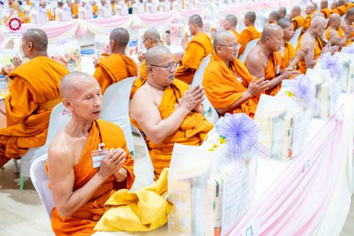 ภาพ No.149421:พิธีทักษิณานุปทานแด่บรรพชนตระกูลผ่องสวัสดิ์ และหมู่ญาติที่ล่วงลับไปแล้ว ประจำปี ครั้งที่ 19 วันพฤหัสบดีที่ 22 สิงหาคม พ.ศ. 2567 ณ พระมหาเจดีย์ทัตตชีโว ศูนย์อบรมเยาวชนกาญจนบุรี