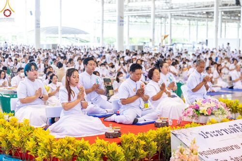 ภาพ No.139056:พิธีตักบาตร , พิธีบูชาข้าวพระ ณ ห้องแก้วสารพัด 1 สภาธรรมกายสากล วัดพระธรรมกาย วันอาทิตย์ต้นเดือนที่ 2 มิถุนายน พ.ศ. 2567