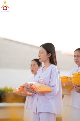 ภาพ No.276601:วันเสาร์ที่ 6 ธันวาคม  พ.ศ. 2568 พิธีเวียนประทักษิณและพิธีวันทาเจดีย์ โครงการอุปสมบทบูชาธรรมมหาปูชนียาจารย์ ประจำปี พ.ศ.2568 โครงการบวชพระนานาชาติ AEC และ WAB รุ่น CEO (นักบริหาร) รุ่นที่ 5 ณ มหาธรรมกายเจดีย์ วัดพระธรรมกาย