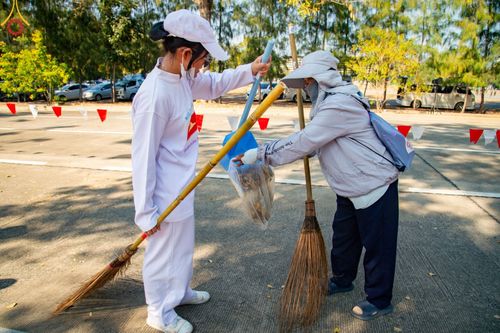 ภาพ No.191395:V.49 สารพัดV สารพัดดี ที่ธรรมยาตรา ในโครงการธรรมยาตรา กตัญญูบูชา มหาปูชนียาจารย์ พระมงคลเทพมุนี(สด จนฺทสโร) พระผู้ปราบมาร อนุสรณ์สถาน 7 แห่ง ปีที่ 13 ระหว่างวันที่ 2-31 มกราคม พ.ศ. 2568