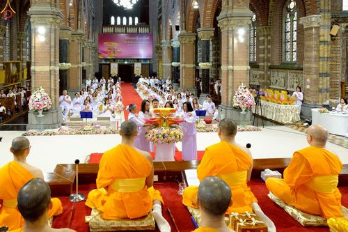 ภาพ No.271381:วันอาทิตย์ที่ 26 ตุลาคม พ.ศ. 2568 พิธีทอดกฐินสามัคคีวัดพระธรรมกายเนเธอร์แลนด์ กฐินเพื่อปฏิสังขรณ์ผนังรอบโบสถ์ อายุกว่า 135 ปี