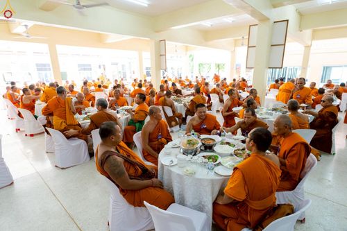 ภาพ No.233518:วันจันทร์ที่ 7 กรกฎาคม พ.ศ. 2568 จังหวัดบุรีรัมย์รวมใจ สัมมนาคณะสงฆ์ เพื่อฟื้นฟูพระพุทธศาสนา  โครงการทอดกฐินสามัคคีทั่วไทย 30,000 วัด ประจำปีพุทธศักราช 2568 และพิธีถวายมหาสังฆทาน 300 กว่าวัด โดยคณะศิษยานุศิษย์ บูชาธรรม 81 ปี หลวงพ่อธัมมชโย  ณ วัดกลาง พระ