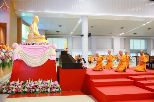 ภาพ No.154263:พิธีบูชาครูผู้ค้นพบวิชชาธรรมกาย ณ สภาธรรมกายสากล วัดพระธรรมกาย วันอังคารที่ 17 กันยายน พ.ศ. 2567