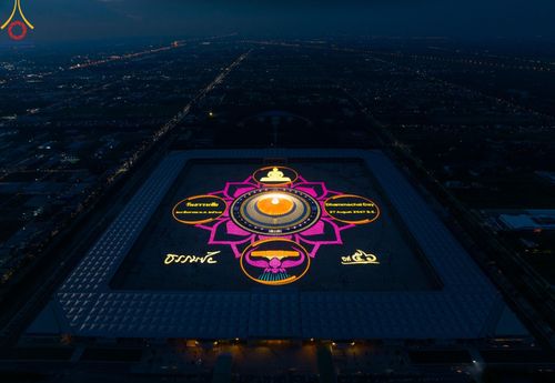 ภาพ No.150297:พิธีจุดประทีป และพิธีฉลองชัยสวดมนต์ บทธัมมจักกัปปวัตตนสูตร ครบ 6,668,272,727 จบ เนื่องในวันธรรมชัย 27 สิงหาคม พ.ศ. 2567 ณ มหารัตนวิหารคด วัดพระธรรมกาย