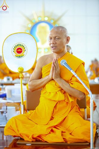 ภาพ No.205673:พิธีสวดพระพุทธมนต์ และถวายภัตตาหารเมนูสวรรค์แด่พระภิกษุ สามเณร วันจันทร์ที่ 3 กุมภาพันธ์ พ.ศ. 2568 ณ หอฉันคุณยายอาจารย์ฯ วัดพระธรรมกาย