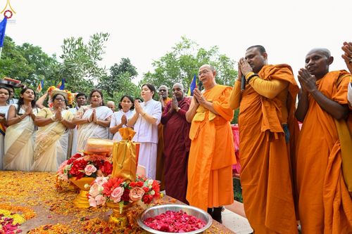 ภาพ No.263499:วันที่ 18 ตุลาคม พ.ศ. 2568 พิธีแห่กฐิน และกฐินสมทบหลวงพ่อ ธัมมชโย  ถวายแด่ วัดพุทธภูมิ เมืองโภปาล รัฐมัธยประเทศ ประเทศอินเดีย 