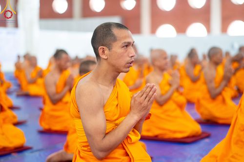 ภาพ No.315259:​วันอาทิตย์ที่ 22 มีนาคม พ.ศ.2569 สามเณรธรรมทายาทเนปาล 500 รูป ฟังธรรม สวดมนต์ ปฏิบัติธรรมร่วมกัน  ณ International Assembly and Meditation Hall Lumbini