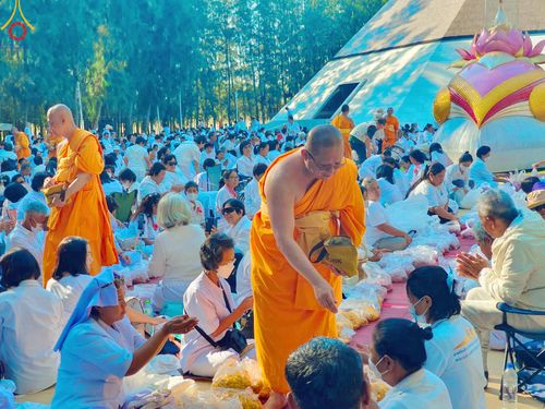 ภาพ No.105975:V.2 ทุ่มเท การเตรียมงาน เก็บงาน การรับบุญของเจ้าหน้าที่หน่วยงานต่างๆ เพื่อโครงการธรรมยาตรา กตัญญูบูชามหาปูชนียาจารย์ พระมงคลเทพมุนี (สด จนฺทสโร) พระผู้ปราบมาร อนุสรณ์สถาน 7 แห่ง ปีที่ 12 ระหว่างวันที่ 2 - 31 มกราคม พ.ศ.2567