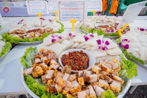 ภาพ No.294886:วันที่ 15 มกราคม พ.ศ. 2569 พิธีถวายภัตตาหารเป็นสังฆทาน แด่พระธรรมยาตรา ณ วัดโบสถ์บน ต.บางคูเวียง จ.นนทบุรี อนุสรณ์สถานลำดับที่ 4 สถานที่เกิดด้วยกายธรรม ในโครงการธรรมยาตรา กตัญญูบูชา มหาปูชนียาจารย์ พระมงคลเทพมุนี(สด จนฺทสโร) พระผู้ปราบมาร อนุสรณ์สถาน 7 แ