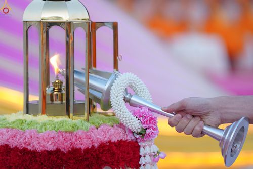 ภาพ No.292066:วันที่ 10 มกราคม พ.ศ. 2569 พิธีจุดประทีปถวายเป็นพุทธบูชา และบูชาธรรมมหาปูชนียาจารย์  ณ อนุสรณ์สถานคลองบางนางแท่น อ.สามพราน จ.นครปฐม ในโครงการธรรมยาตรา กตัญญูบูชา มหาปูชนียาจารย์ พระมงคลเทพมุนี(สด จนฺทสโร) พระผู้ปราบมาร อนุสรณ์สถาน 7 แห่ง ปีที่ 14