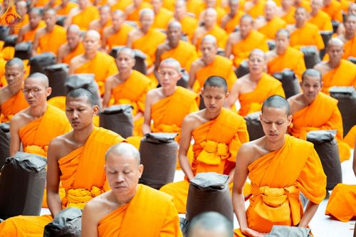 ภาพ No.189189:พระธรรมยาตราปฏิบัติธรรม และถ่ายภาพหมู่ประวัติศาสตร์ ในโครงการธรรมยาตรา กตัญญูบูชา มหาปูชนียาจารย์ พระมงคลเทพมุนี(สด จนฺทสโร) พระผู้ปราบมาร อนุสรณ์สถาน 7 แห่ง ปีที่ 13 วันที่ 4 มกราคม พ.ศ. 2568 ณ อนุสรณ์สถานมหาวิหารพระมงคลเทพมุนี (โลตัสแลนด์) อ.สองพี่น้อง