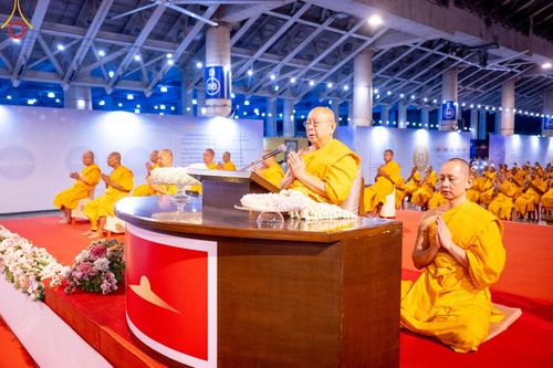 ภาพ No.187611:พิธีฉลองชัยสวดมนต์บทธัมมจักกัปปวัตนสูตร 7,000,000,000 จบ และพิธีสวดมนต์ข้ามปี วันที่ 31 ธันวาคม พ.ศ. 2567 ถึงวันที่ 1 มกราคม พ.ศ. 2568 ณ มหารัตนวิหารคด วัดพระธรรมกาย จ.ปทุมธานี