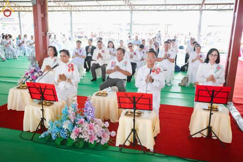 ภาพ No.91589:พิธีทอดผ้าป่า สร้างลานเอนกประสงค์พญานาค 4 ตระกูล จุดประทีปโคมลาน ถวายเป็นพุทธบูชา  สร้างความสว่างไสวให้กับแผ่นดินด้วยแสงธรรม วันอาทิตย์ที่ 29 ตุลาคม พ.ศ. 2566 ณ พุทธอุทยานนานาชาติ จังหวัดหนองคาย