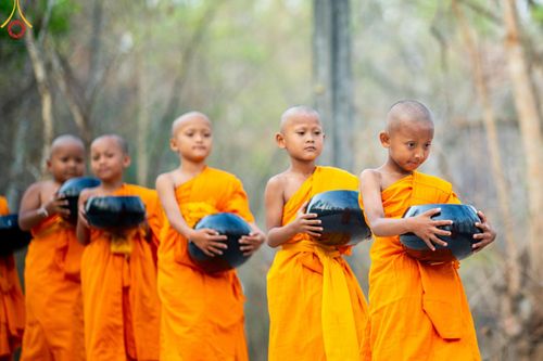 ภาพ No.62241:Photo Story  มหัศจรรย์วัดดงดินแดง Episode 4 กิจกรรมตักบาตรฉลองพระ-เณรกว่า 500 รูป