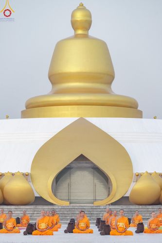 ภาพ No.198596:พระธรรมยาตราปฏิบัติธรรม และถ่ายภาพหมู่ประวัติศาสตร์ ณ อนุสรณ์สถานบางปลา วัดบางปลา อำเภอบางเลน จังหวัดนครปฐม ในโครงการธรรมยาตรา กตัญญูบูชา มหาปูชนียาจารย์ พระมงคลเทพมุนี(สด จนฺทสโร) พระผู้ปราบมาร อนุสรณ์สถาน 7 แห่ง ปีที่ 13 วันที่ 20 มกราคม พ.ศ. 2568