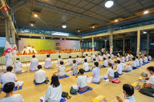 ภาพ No.110680:พิธีถวายภัตตาหารเป็นสังฆทาน แด่คณะพระธรรมยาตราฯ ในโครงการธรรมยาตรากตัญญูบูชา มหาปูชนียาจารย์ พระมงคลเทพมุนี(สด จนฺทสโร) พระผู้ปราบมาร อนุสรณ์สถาน 7 แห่ง ปีที่ 12 วันที่ 12 มกราคม พ.ศ. 2567 ณ อนุสรณ์สถานมหาวิหารพระมงคลเทพมุนี(โลตัสแลนด์) อ.สองพี่น้อง จ.สุ