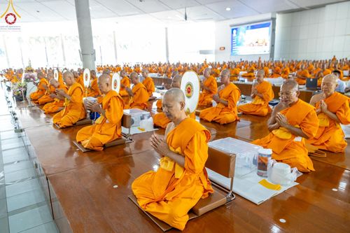 ภาพ No.177362:พิธีถวายภัตตาหารเมนูสวรรค์ และพิธีบุพเปตพลี ครั้งที่ 158 ร่วมอุทิศบุญแด่หมู่ญาติที่ล่วงลับไปแล้ว และสืบทอดอายุพระพุทธศาสนา ณ วัดพระธรรมกาย วันที่ 30 พฤศจิกายน พ.ศ.2567 (วันพระ แรม 15 ค่ำ เดือน 12)