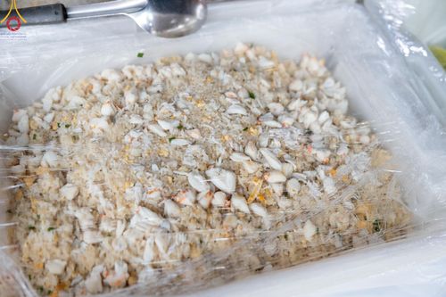 ภาพ No.127755:พิธีถวายภัตตาหารเป็นสังฆทาน แด่คณะพระธรรมยาตราฯ ในโครงการธรรมยาตราอัญเชิญพระบรมสารีริกธาตุ ประดิษฐาน ณ มหารัตนเจดีย์สิริปทุมสวรรค์ อ.บางกล่ำ จ.สงขลา วันที่ 8 มีนาคม พ.ศ. 2567