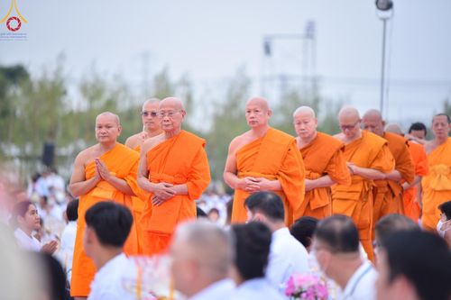 ภาพ No.118174:พิธีจุดประทีปถวายเป็นพุทธบูชา และบูชาธรรมมหาปูชนียาจารย์ พระมงคลเทพมุนี(สด จนฺทสโร) วันที่ 24 มกราคม พ.ศ. 2567 ณ อนุสรณ์สถานบางปลา อ.บางเลน จ.นครปฐม