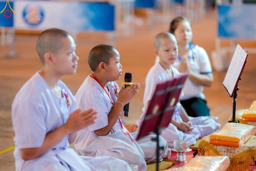 ภาพ No.214582:วันศุกร์ที่ 4 เมษายน พ.ศ.2568 นาคธรรมทายาทตักบาตรพระพี่เลี้ยง ในโครงการบรรพชาสามเณร ฟื้นฟูพระพุทธศาสนาทั่วไทย ณ วิหารคด 22 วัดพระธรรมกาย