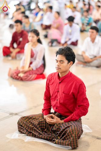 ภาพ No.99717:พิธีปฏิบัติธรรมและพิธีบูชาข้าวพระ ในวันอาทิตย์ต้นเดือนที่ 3 ธันวาคม พ.ศ. 2566 ณ สภาธรรมกายสากล วัดพระธรรมกาย จ.ปทุมธานี