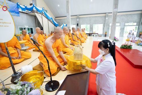 ภาพ No.86039:งานบุญครบรอบ 12 ปี ณ ศูนย์อบรมเยาวชนนครปฐม วันเสาร์ ที่ 19 สิงหาคม พ.ศ. 2566 พิธีทอดผ้าป่าบำรุงศูนย์ และพิธีเจริญพระพุทธมนต์ ฉลองหอฉันคุณยายฯ ประธานสงฆ์  พระมหาคมสัน  ธมฺมาสนฺโน ประธานบุญพิธี กัลฯสุนทรินทร์  จันทนา และคณะเจ้าภาพจังหวัดนครปฐม