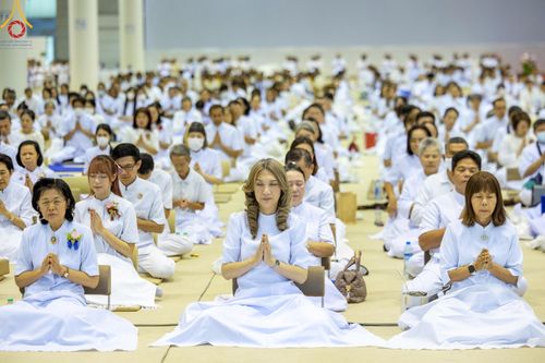ภาพ No.188006:พิธีบูชาข้าวพระ วันขึ้นปีใหม่ 2568 ณ วัดพระธรรมกาย จ.ปทุมธานี วันที่ 1 มกราคม พ.ศ. 2568