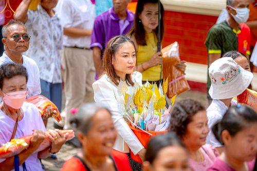 ภาพ No.171146:พิธีทอดกฐิน ณ วัดบ้านหัวนา อ.สนามชัยเขต จ.ฉะเชิงเทรา ในโครงการกฐินสามัคคีทั่วไทย 30,000 วัด บูชาธรรม 80 ปี หลวงพ่อธัมมชโย โดยคณะศิษยานุศิษย์วัดพระธรรมกาย วันที่ 27 ตุลาคม พ.ศ. 2567