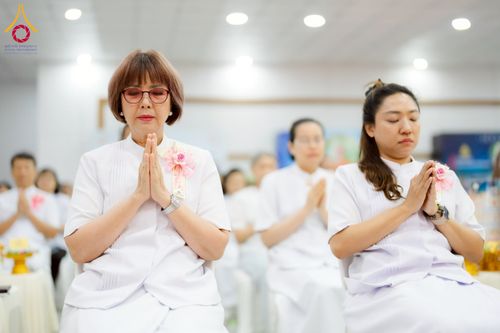 ภาพ No.221365:วันอาทิตย์ที่ 27 เมษายน พ.ศ. 2568 พิธีเจริญพระพุทธมนต์สมโภชดวงแก้วธรรมชัย เนื่องในโอกาสบูชาธรรม 81 ปีหลวงพ่อธัมมชโย อัญเชิญประดิษฐานเนื่องในโอกาสสถาปนาวัดพระธรรมกายไอซ์แลนด์ ณ อาคารปลูกศรัทธา 1 วัดพระธรรมกาย อำเภอคลองหลวง จังหวัดปทุมธานี