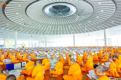 ภาพ No.115533:พิธีเจริญพระพุทธมนต์ และถวายภัตตาหาร ในวาระครบ 115 ปี วันคล้ายวันเกิด คุณยายอาจารย์ มหารัตนอุบาสิกาจันทน์ ขนนกยูง (ผู้ให้กำเนิดวัดพระธรรมกาย) วันศุกร์ที่ 19 มกราคม พ.ศ. 2567 ณ หอฉันคุณยายอาจารย์ วัดพระธรรมกาย