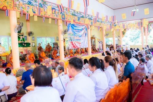 ภาพ No.166647:พิธีทอดกฐิน ณ วัดโพธิ์ไทร อ.เกษตรสมบูรณ์ จ.ชัยภูมิ ในโครงการกฐินสามัคคีทั่วไทย 30,000 วัด บูชาธรรม 80 ปี หลวงพ่อธัมมชโย โดยคณะศิษยานุศิษย์วัดพระธรรมกาย วันที่ 23 ตุลาคม พ.ศ. 2567