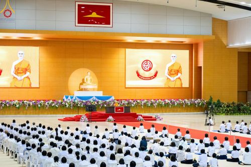 ภาพ No.212595:วันพฤหัสบดีที่ 20 มีนาคม พ.ศ. 2568 การประชุม 3 อาศรม วัดพระธรรมกาย เพื่องาน 22 เมษายน วันคุ้มครองโลก ถวายมหาสังฆทาน 40,000 กว่าวัดทั่วประเทศ