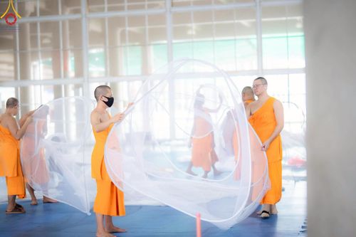 ภาพ No.218257:วันที่ 12-18 เมษายน พ.ศ. 2568 พระภิกษุและเจ้าหน้าที่อาสาสมัคร เตรียมพื้นที่ต้อนรับพักค้างพระสังฆาธิการ เนื่องในงานวันคุ้มครองโลก 22 เมษายน พ.ศ. 2568