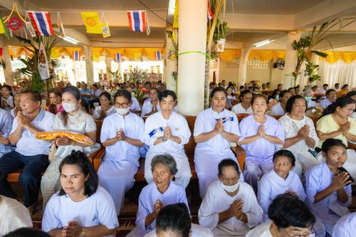 ภาพ No.171697:พิธีทอดกฐิน ณ วัดมหาโพธิ์ จ.ลพบุรี ในโครงการกฐินสามัคคีทั่วไทย 30,000 วัด บูชาธรรม 80 ปี หลวงพ่อธัมมชโย โดยคณะศิษยานุศิษย์วัดพระธรรมกาย วันที่ 27 ตุลาคม พ.ศ. 2567