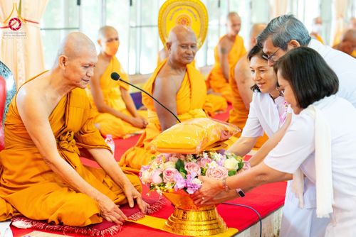 ภาพ No.195683:พิธีทอดผ้าป่าทำนุบำรุงศาสนสถาน ณ วัดคู้สลอดวุฒิโสภณ ต.คู้สลอด อ.ลาดบัวหลวง จ.พระนครศรีอยุธยา ในโครงการธรรมยาตรา กตัญญูบูชา มหาปูชนียาจารย์ พระมงคลเทพมุนี(สด จนฺทสโร) พระผู้ปราบมาร อนุสรณ์สถาน 7 แห่ง ปีที่ 13 วันที่ 13 มกราคม พ.ศ. 2568