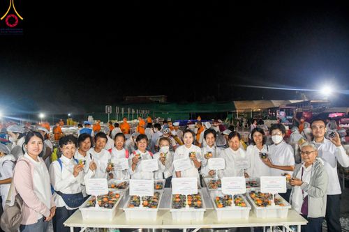 ภาพ No.108990:พิธีถวายภัตตาหารเป็นสังฆทาน แด่คณะพระธรรมยาตราฯ ในโครงการธรรมยาตรากตัญญูบูชา มหาปูชนียาจารย์ พระมงคลเทพมุนี(สด จนฺทสโร) พระผู้ปราบมาร อนุสรณ์สถาน 7 แห่ง ปีที่ 12 วันที่ 9 มกราคม พ.ศ. 2567 ณ อนุสรณ์สถานคลองบางนางแท่น  อ.สามพราน จ.นครปฐม