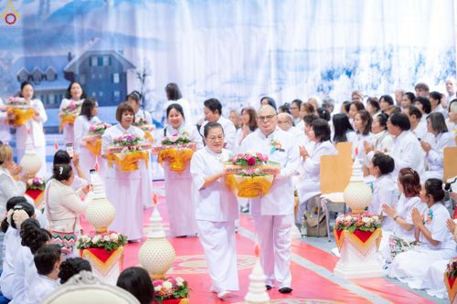 ภาพ No.256031:วันที่ 12 ตุลาคม พ.ศ. 2568 พิธีทอดกฐินวัดพระธรรมกายสวิตเซอร์แลนด์  ณ หอประชุมโรงเรียน Obergoldbach เมือง Bern ประเทศสวิตเซอร์แลนด์