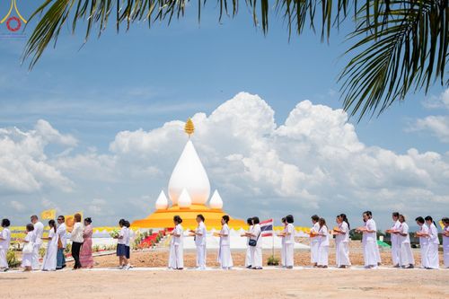 ภาพ No.144393:3 Bigboon 1.พิธีทอดผ้าป่าสถาปนาสังฆรัตนะปทุมเจดีย์ 2.พิธีประดิษฐานดอกบัวอนันต์นิรันดร์กาล 3.พิธีถวายมหาสังฆทานแด่คณะสงฆ์ทุกวัดในจังหวัดปัตตานี ณ ศูนย์อบรมเยาวชนจังหวัดปัตตานี วันอาทิตย์ที่ 14 กรกฎาคม พ.ศ. 2567