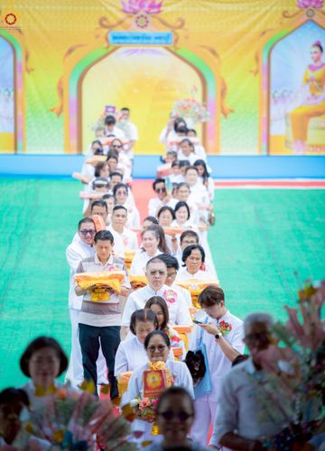 ภาพ No.255257:วันที่ 12 ตุลาคม พ.ศ. 2568 พิธีอัญเชิญพระบรมสารีริกธาตุและบรรจุ ลงในพระเกตุพระประธาน , พิธีทอดกฐินสามัคคีทั่วไทย 30,000 วัด โดยคณะศิษยานุศิษย์ วัดพระธรรมกาย  บูชาธรรม 81 ปี หลวงพ่อธัมมชโย ณ ธุดงคสถานเขาย้อย จ.เพชรบุรี