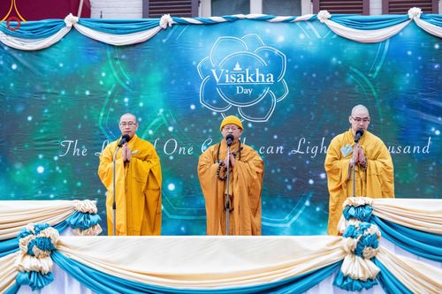 ภาพ No.138245:วิสาขบูชานานาชาติ วัดพระธรรมกายแคลิฟอร์เนีย ประเทศสหรัฐอเมริกา วันพุธที่ 22 พฤษภาคม พ.ศ. 2567