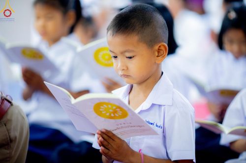 ภาพ No.195192:พิธีทอดผ้าป่าทำนุบำรุงศาสนสถาน ณ วัดพรสวรรค์ ต.หนองบ่อ อ.สองพี่น้อง จ.สุพรรณบุรี ในโครงการธรรมยาตรา กตัญญูบูชา มหาปูชนียาจารย์ พระมงคลเทพมุนี(สด จนฺทสโร) พระผู้ปราบมาร อนุสรณ์สถาน 7 แห่ง ปีที่ 13 วันที่ 13 มกราคม พ.ศ. 2568