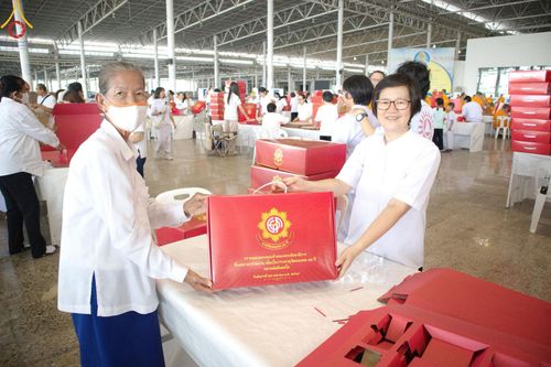 ภาพ No.210864:วันที่ 15 มีนาคม พ.ศ. 2568  บุญบรรจุกล่องไทยธรรม เพื่อถวายแด่พระสังฆาธิการ 40,000 กว่าวัดทั่วไทย ในวันคุ้มครองโลก 22 เมษายน พ.ศ. 2568