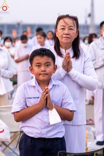ภาพ No.121964:พิธีจุดประทีปถวายเป็นพุทธบูชา และบูชาธรรมมหาปูชนียาจารย์ พระมงคลเทพมุนี(สด จนฺทสโร) ในโครงการธรรมยาตรา กตัญญูบูชา มหาปูชนียาจารย์ พระมงคลเทพมุนี(สด จนฺทสโร) พระผู้ปราบมาร อนุสรณ์สถาน 7 แห่ง ปีที่ 12 วันที่ 31 มกราคม พ.ศ. 2567 ณ วัดพระธรรมกาย จ.ปทุมธานี
