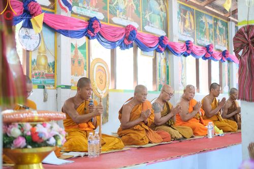 ภาพ No.168870:พิธีทอดกฐิน ณ วัดบ้านน้ำอ้อม จ.บุรีรัมย์ ในโครงการกฐินสามัคคีทั่วไทย 30,000 วัด บูชาธรรม 80 ปี หลวงพ่อธัมมชโย โดยคณะศิษยานุศิษย์วัดพระธรรมกาย วันที่ 23 ตุลาคม พ.ศ. 2567