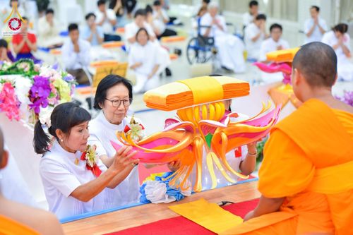 ภาพ No.171619:พิธีทอดกฐิน ณ ศูนย์ปฏิบัติธรรมและศูนย์อบรมเยาวชนเพชรบุรี ในโครงการกฐินสามัคคีทั่วไทย 30,000 วัด บูชาธรรม 80 ปี หลวงพ่อธัมมชโย โดยคณะศิษยานุศิษย์วัดพระธรรมกาย วันที่ 27 ตุลาคม พ.ศ. 2567